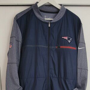 Men's Nike Team Issued Lightweight Coaches Jacket | New England Patriots